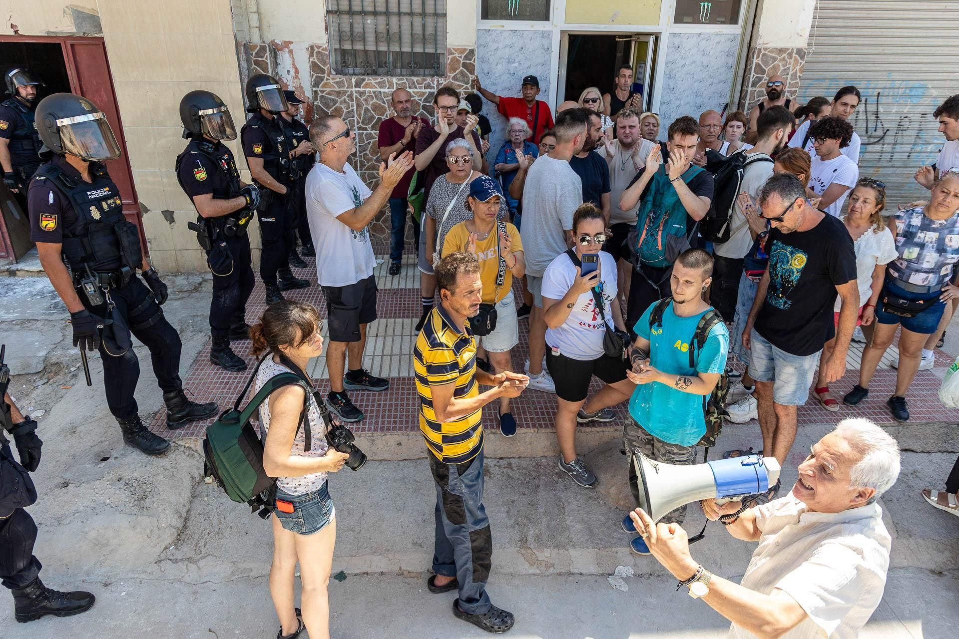 Desahucio en el barrio de Nou Alacant