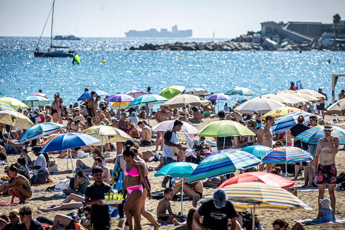 Barcelona Calor. Playas... Barceloneta Barcelona Calor. Playas... Barceloneta