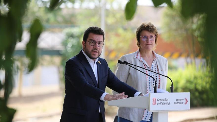 El president de la Generalitat, Pere Aragonès, con la consellera de Educació, Anna Simó