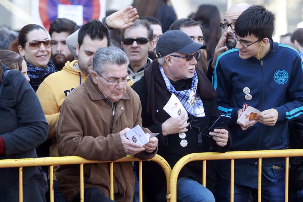 Búscate en la mascletà del 12 de marzo