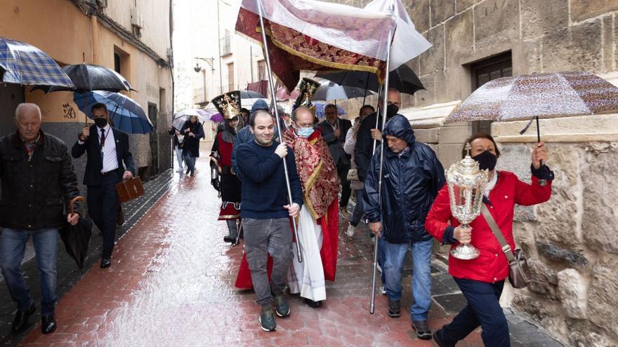 La Cruz de Caravaca sale al encuentro de sus hijos