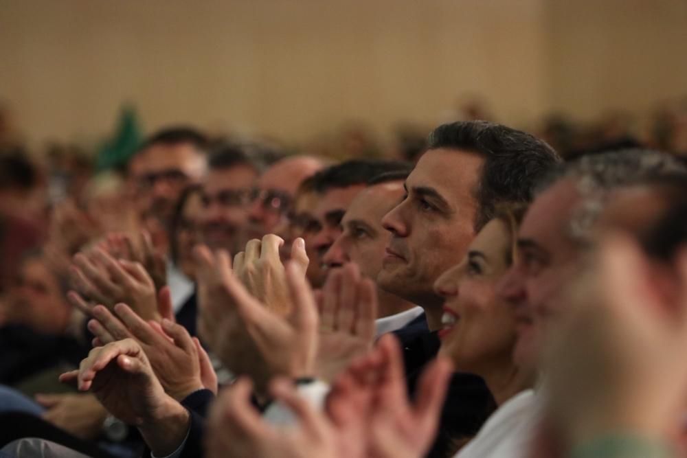 El presidente del Gobierno acompaña a la candidata a la reelección en Andalucía en un acto del PSOE-A a pocos días del final de la campaña electoral