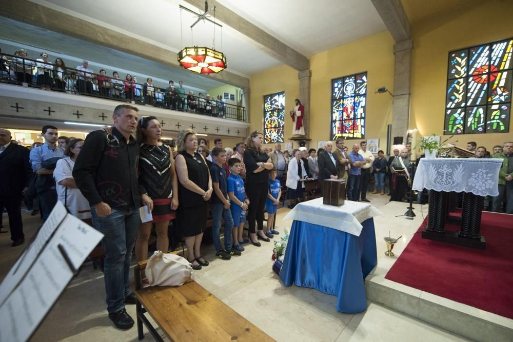 Funeral del cofrade de los estudiantes en la iglesia de San Javier