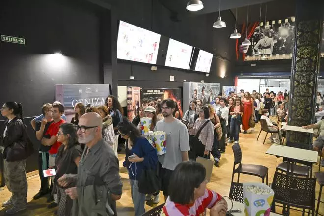 El público de A Coruña se rinde a la 'La bola negra' y a Los Javis: "Nos ha parecido una obra de arte"