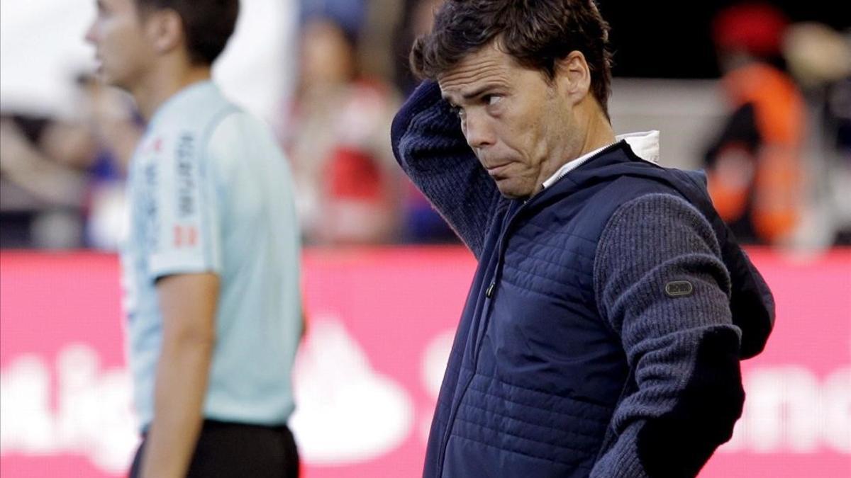 Joan Francesc Ferrer, Rubi, en un partido cuando dirigía al Sporting de Gijón.