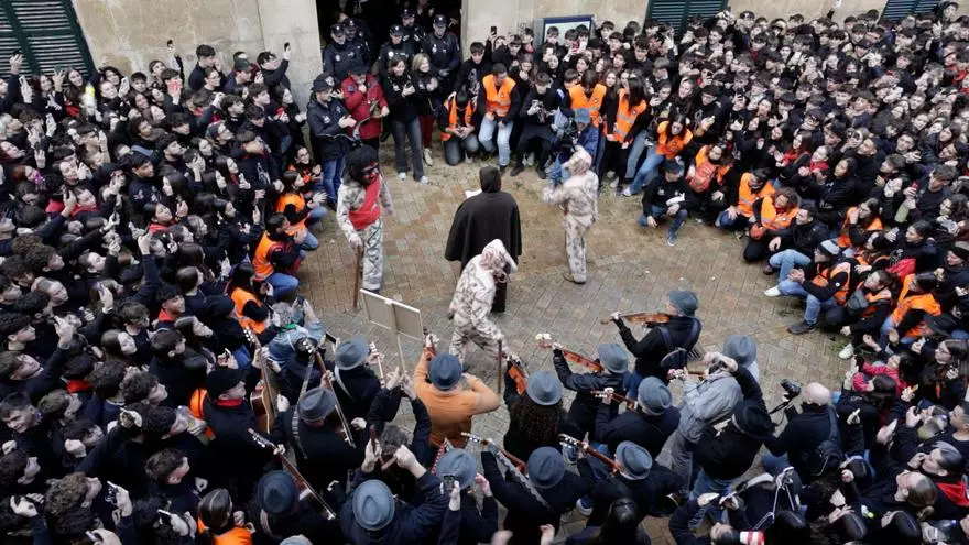 VÍDEO | Manacor se entrega a la fiesta de Sant Antoni y se rinde al poder del Dimoni Gros