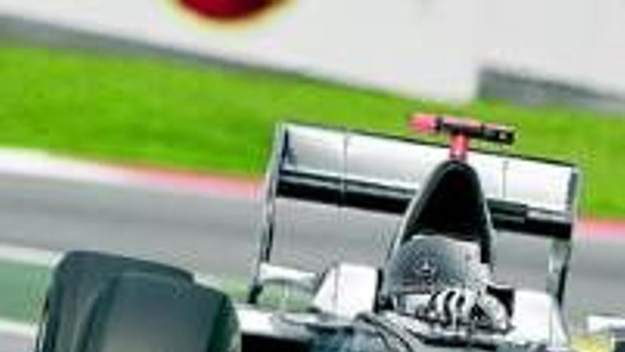 Brawn vende su equipo a Mercedes por 100 millones