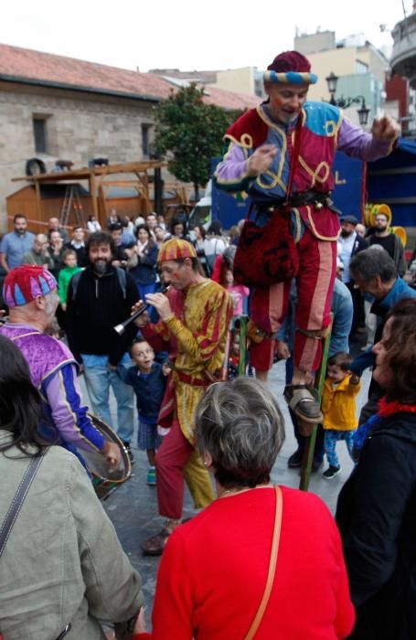 Los Titiriteros De Bin far Llenar De Color Oviedo La Nueva Espa a los-titiriteros-de-bin-far-llenar-de-color-oviedo-la-nueva-espa-a