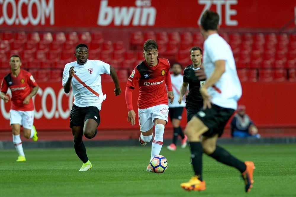 Real Mallorca kann doch noch siegen. Der Zweitligist hat am Sonntag (30.4.) das Auswärtsspiel gegen die zweite Mannschaft des FC Sevilla mit 3:2 gewonnen. Damit endet eine Serie von zehn erfolglosen Spielen.