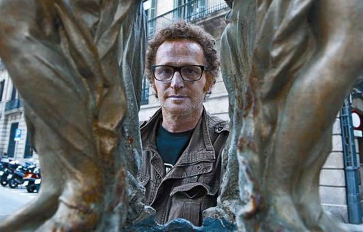 Franc Aleu, a la Rambla, a prop de l’Arts Santa Mònica, on s’exhibeix l’exposició ’El somni’. Franc Aleu, a la Rambla, a prop de l’Arts Santa Mònica, on s’exhibeix l’exposició ’El somni’.