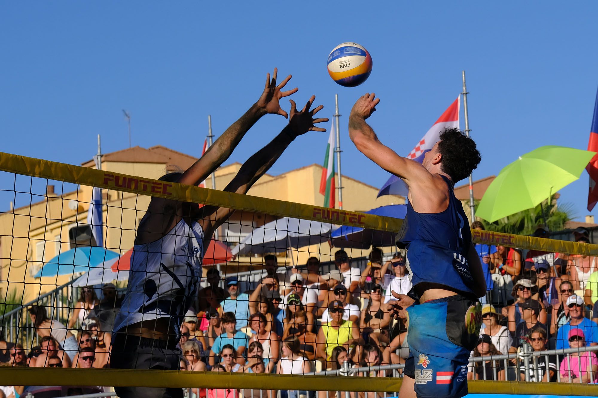 El Europeo Universitario de Voley Playa de Rincón de la Victoria, en imágenes