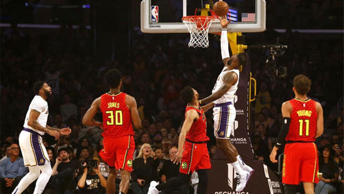 El detalle de LeBron James con Kobe Bryant tras anotar un alley-oop