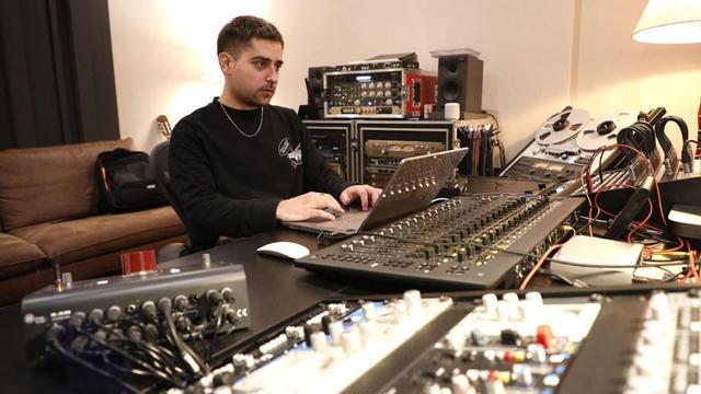 Adrián Blanco (Juait), productor, dj, técnico e ingeniero de sonido, en GaraxeLand