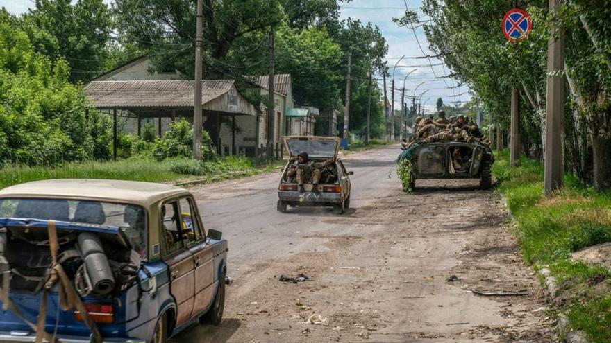 Putin manté l’ofensiva després d’ocupar Lugansk