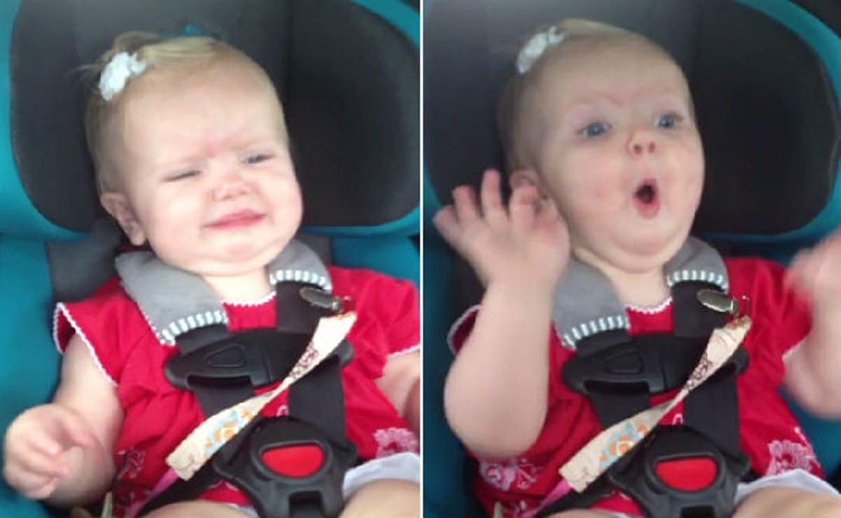 Sona a la ràdio ’Dark Horse’ i la nena comença a ballar.