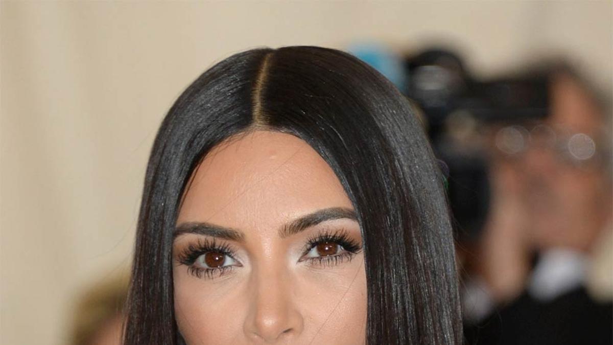 El icono de moda de Kim Kardashian es Cher, va por el buen camino