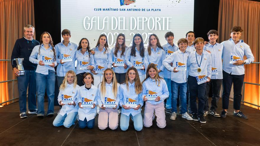 El Club Marítimo San Antonio de la Playa homenajea a sus mejores deportistas