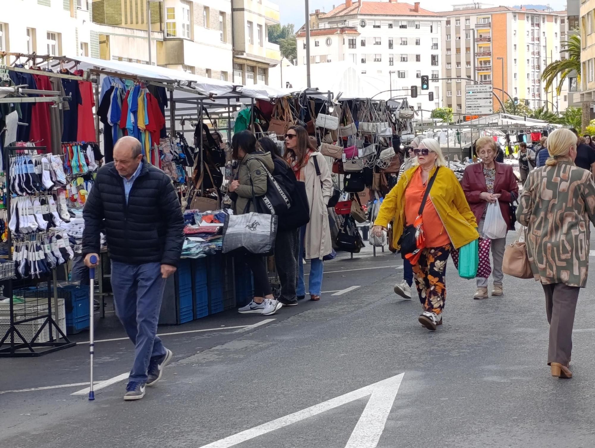 Internet vence al mercado de la Pola