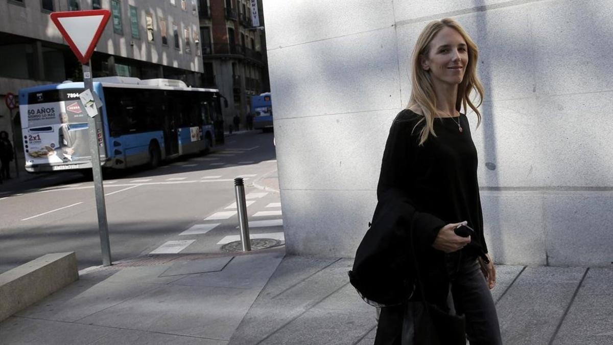 Cayetana Alvarez de Toledo antes de un pleno en el Congreso celebrado en octubre.