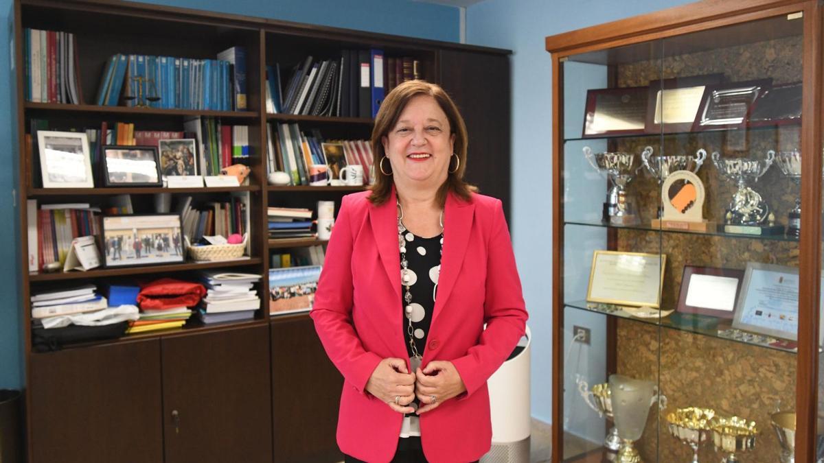Alfonsa García Ayala, académica y doctora  en  Ciencias Biológicas, recibe a LA OPINIÓN en su despacho de la facultad.  | ISRAEL SÁNCHEZ