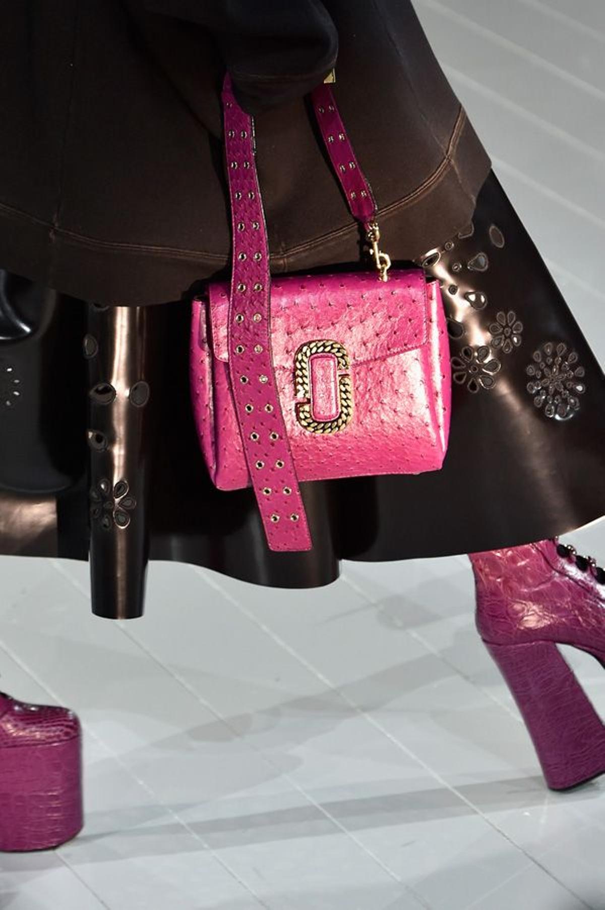 Bolso monocolor de Marc Jacobs en New York Fashion Week