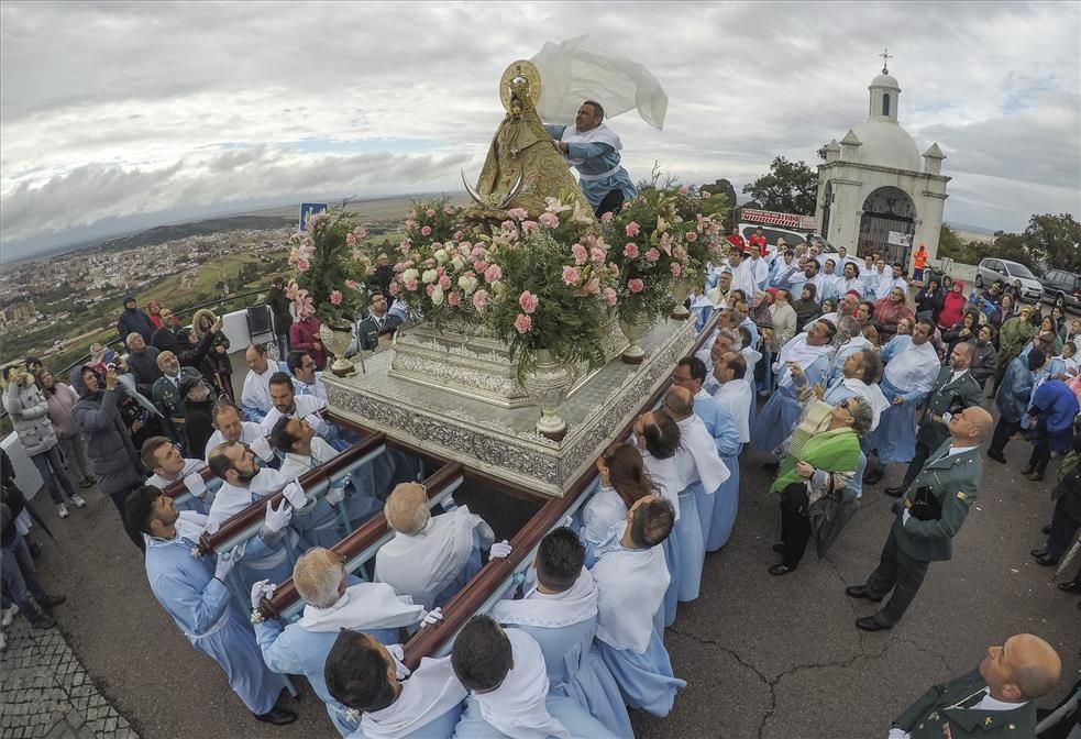 La procesión de Bajada de la Virgen de la Montaña, patrona de Cáceres