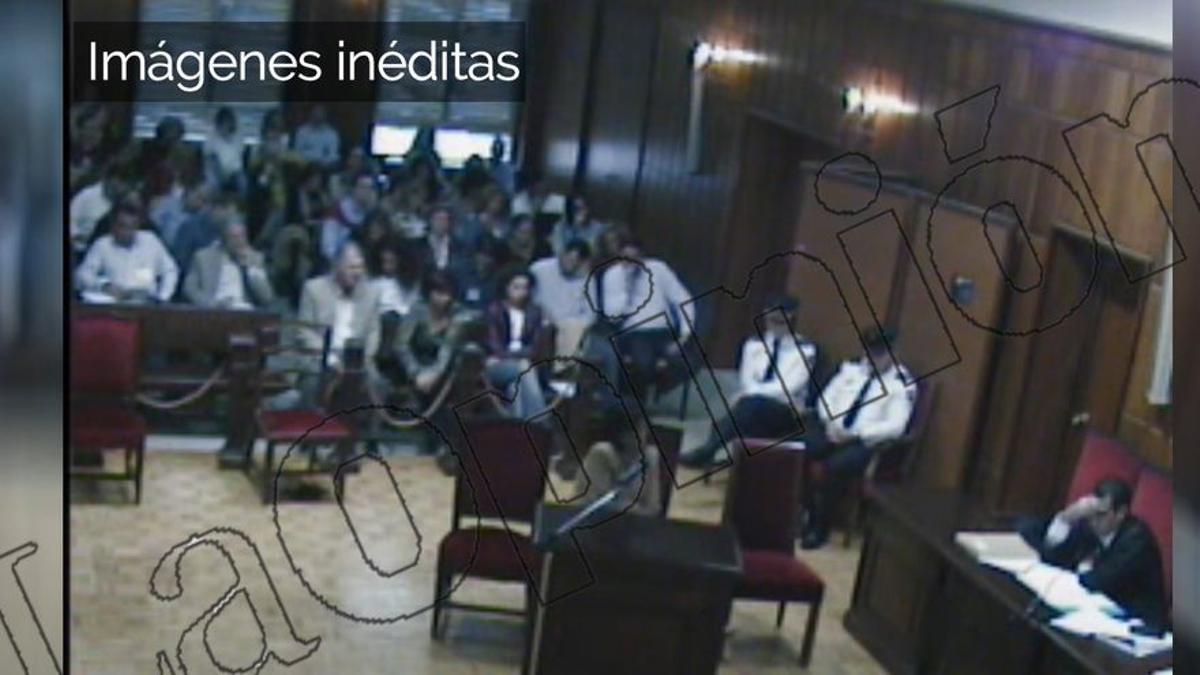 Imágenes inéditas del juicio de la parricida de Santomera (Murcia)