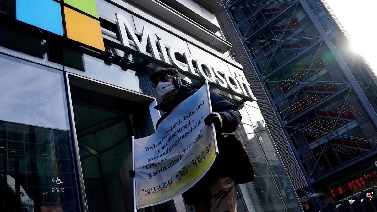 FILE PHOTO: Microsoft buys Activision, in New York City