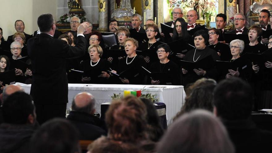 La Coral Polifónica Trasdeza, el año pasado, durante su concierto navideño