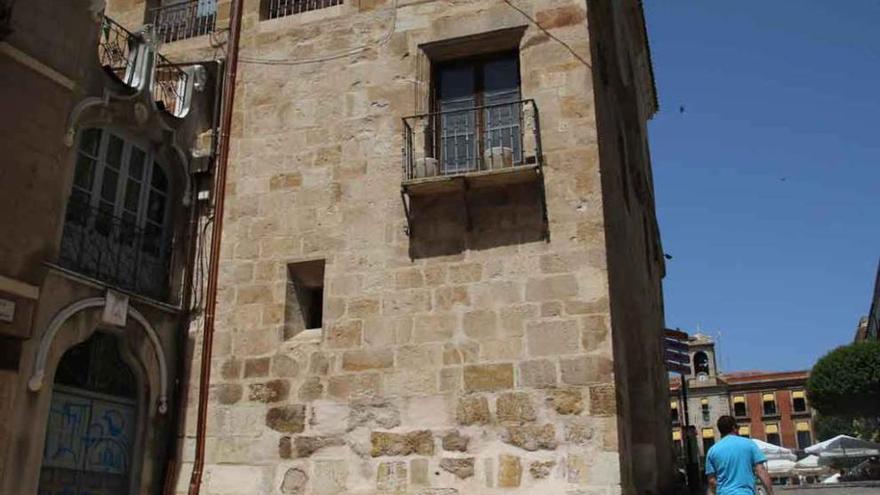 Parte trasera del edificio del Ayuntamiento viejo, sede actual de la Policía Municipal.