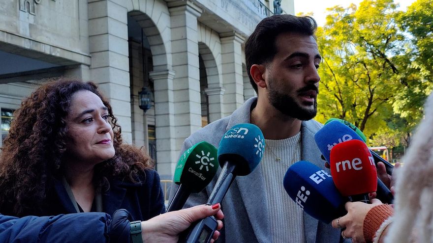 José Manuel Jurado, diputado Por Andalucía, e Inma Nieto, portavoz Por Andalucía en el Parlamento de Andalucía, comentan la denuncia ante la justicia del proyecto de José Manuel Soto