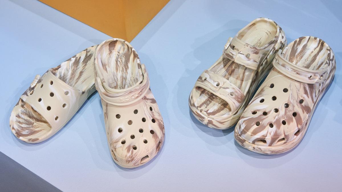 Las zapatillas Crocs que arrasan en Amazon no son las clásicas, sino  mejores y más tendencia - Woman