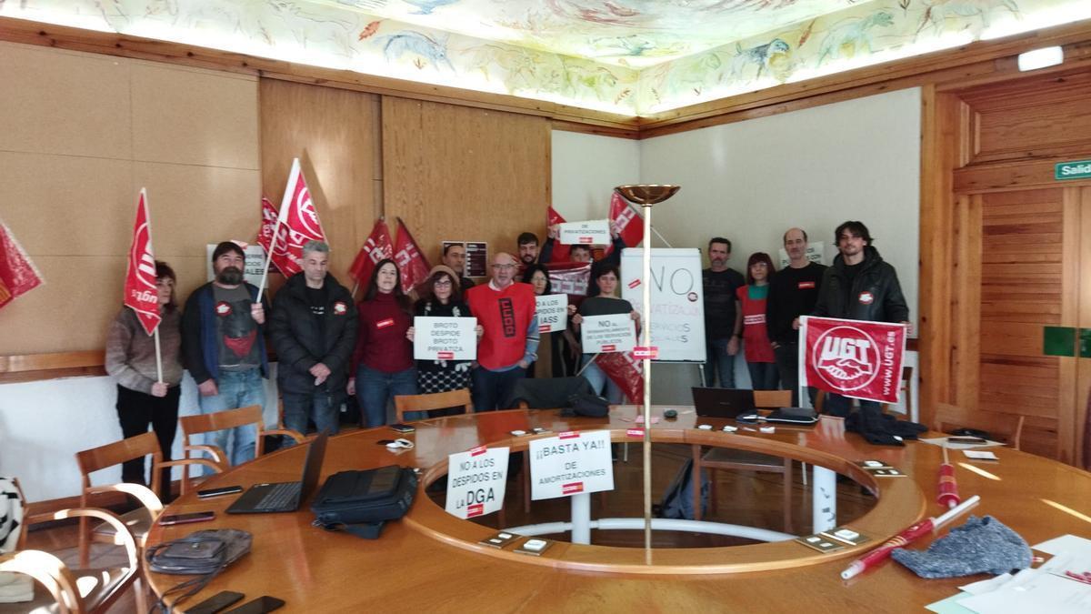 El encierro organizado por UGT y CCOO la semana pasada en el edificio Pignatelli para protestar por la amortización de plazas en el IASS.