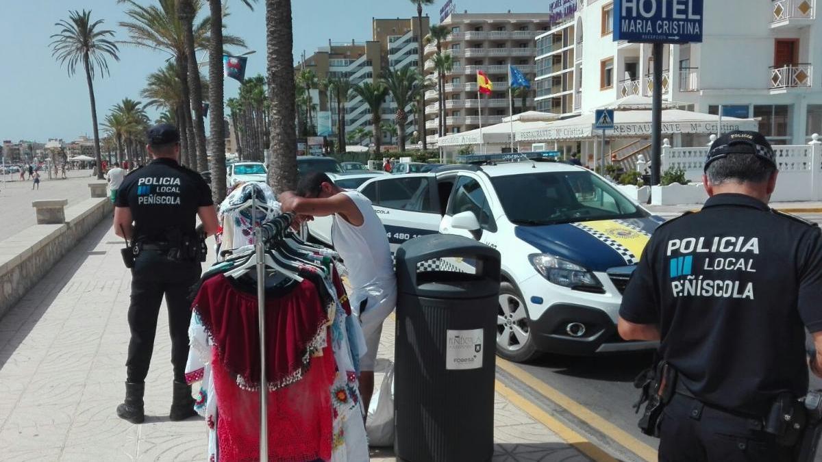 Peñíscola planteará los cimientos para legislar contra el ‘top manta’