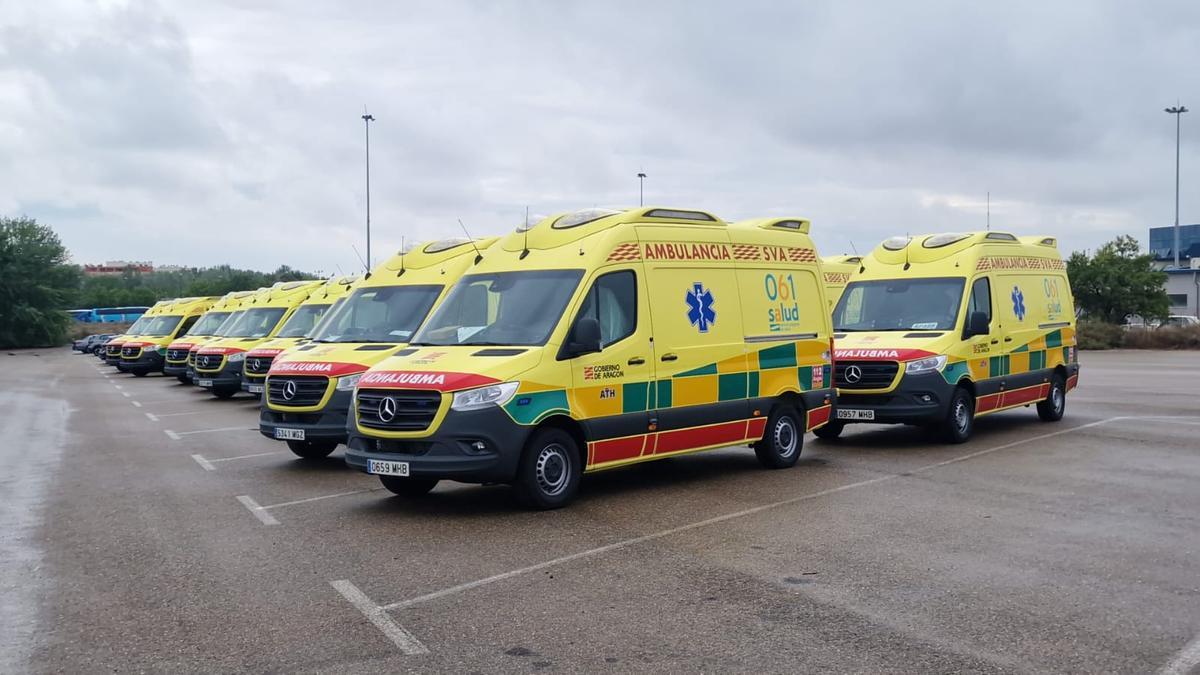 Parte de la flota de las nuevas ambulancias del transporte sanitario urgente de Aragón, rotuladas y equipadas por Ambulancias Tenorio.