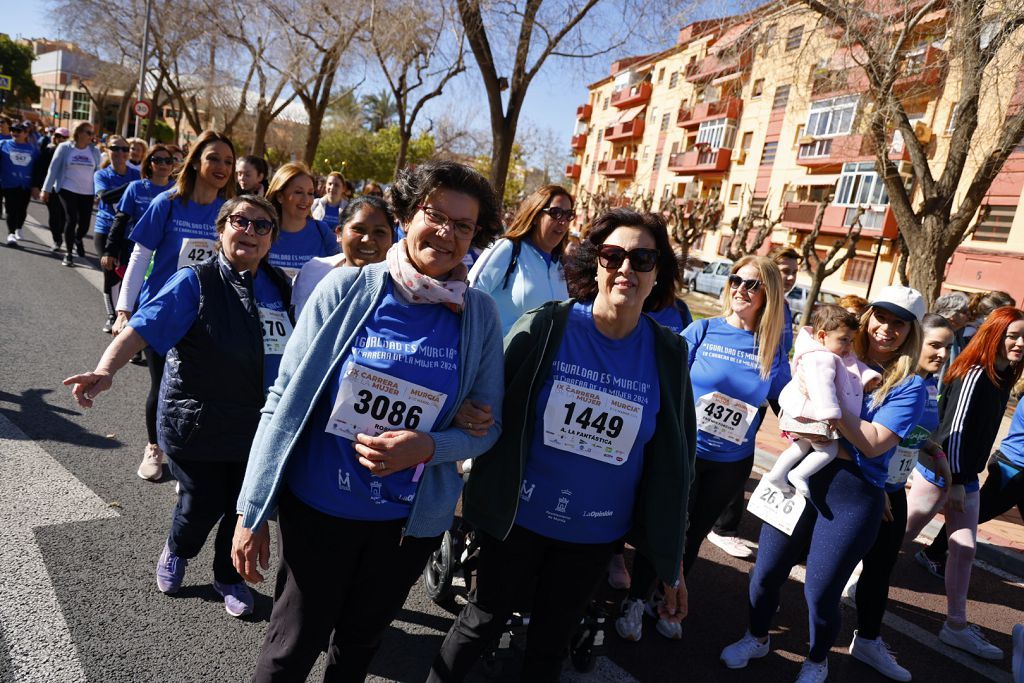 Imágenes del recorrido de la Carrera de la Mujer: avenida Pío Baroja y puente del Reina Sofía (II)