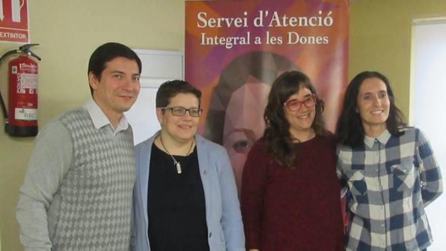 Patricia Campos, junto a Isabel Martín, Rafa García y Lluna Arias.