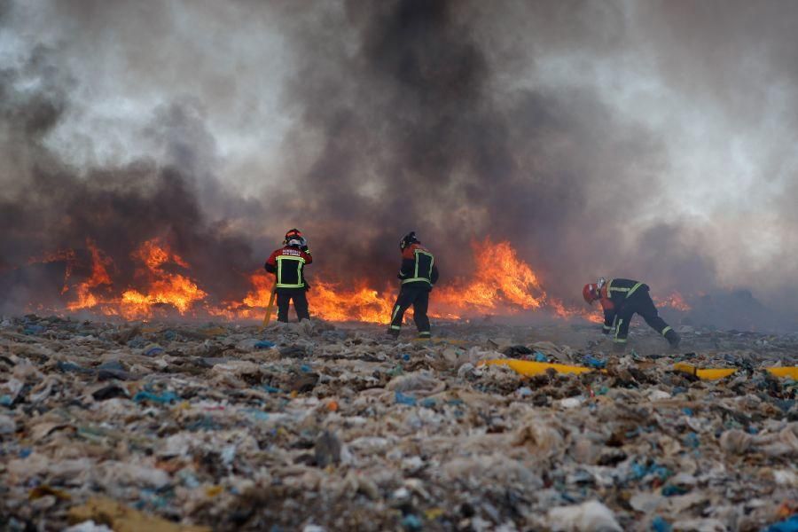 Incendio en el vertedero de Zamora