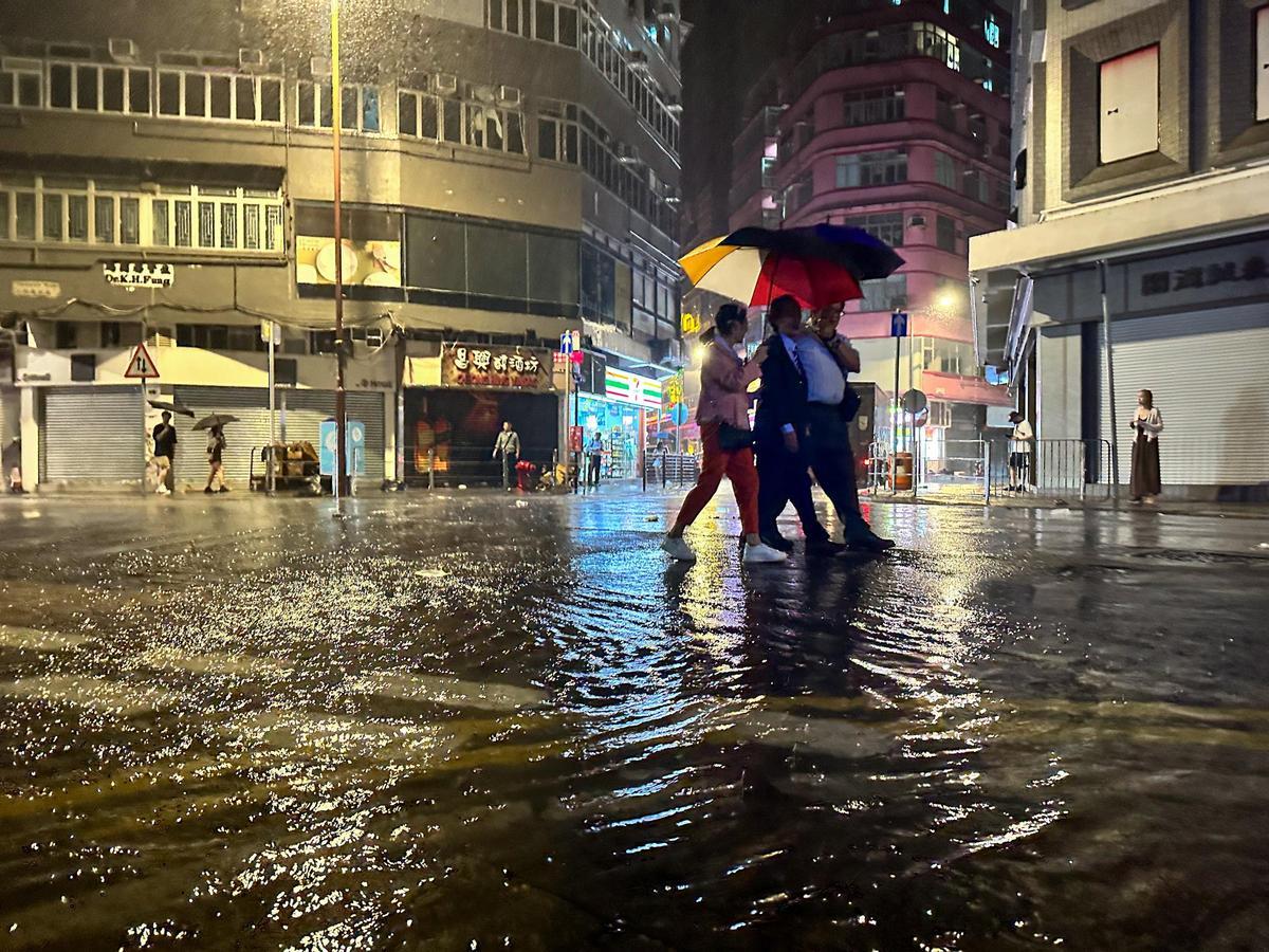 Hong Kong, gravemente inundado en el mayor temporal en 140 años