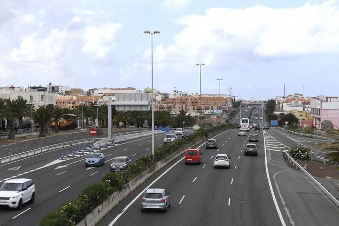 21-04-19 GRAN CANARIA.  AUTOPISTA GC-1. TELDE. Fotos de coches en la autopista. Colas en la autovía de la gente de regreso a casa del sur. Fotos: Juan Castro.  | 21/04/2019 | Fotógrafo: Juan Carlos Castro