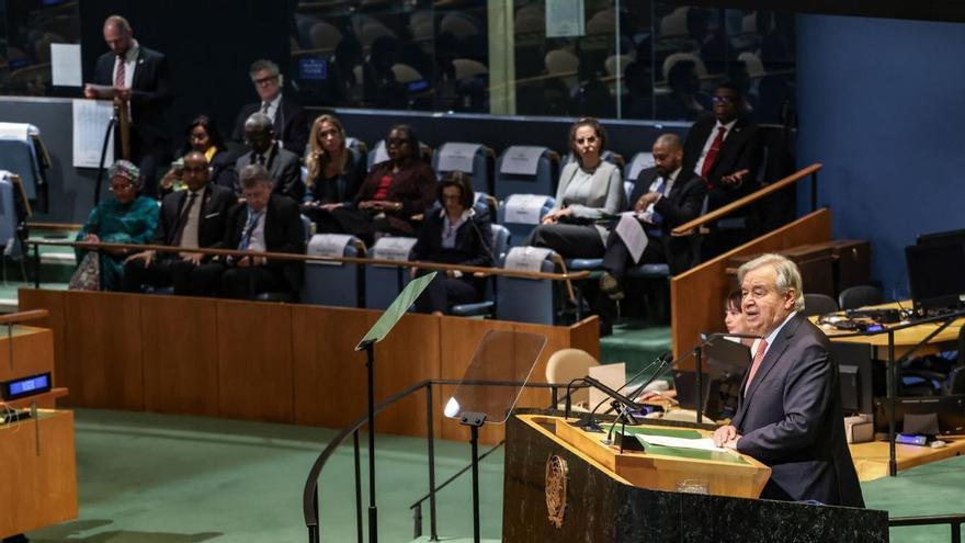 La trata de esclavos africanos, un crimen que Francia se 'abstiene' de reconocer