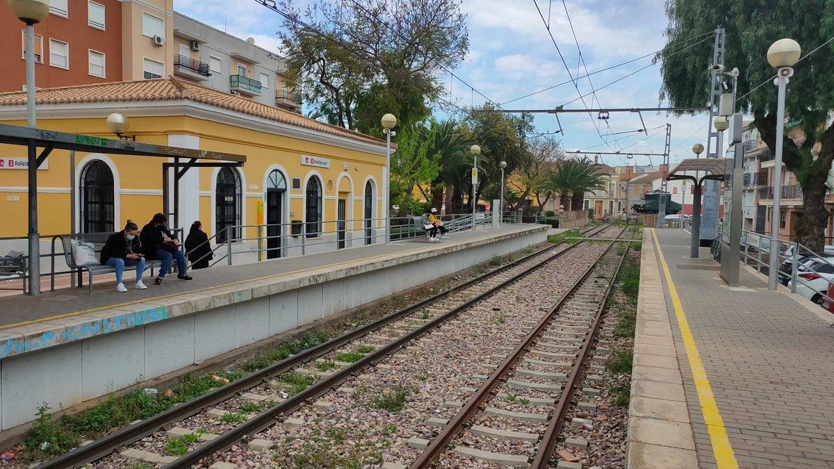 Las obras renovarán los topetes del final de vía de la estación de Metrovalencia en Rafelbunyol.