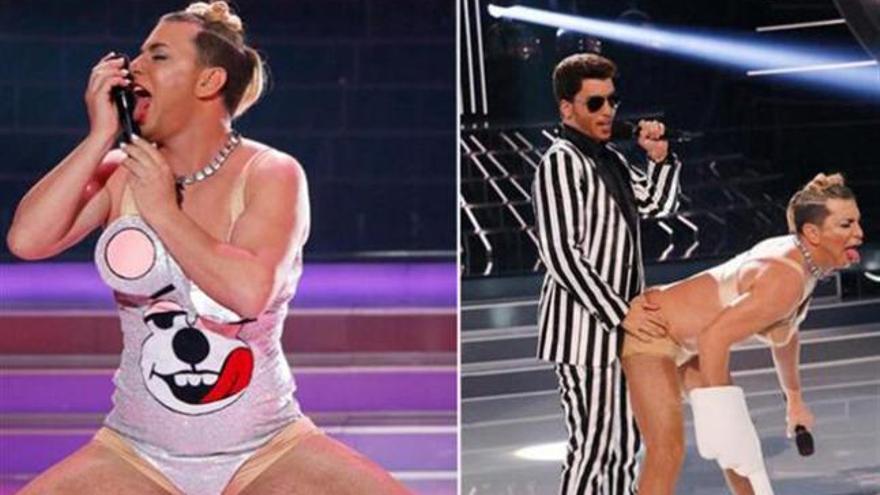 Arturo Valls imita a Miley Cyrus.