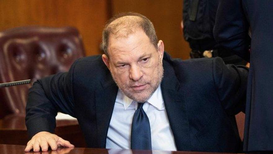 El fiscal retira dos de los siete cargos contra Harvey Weinstein