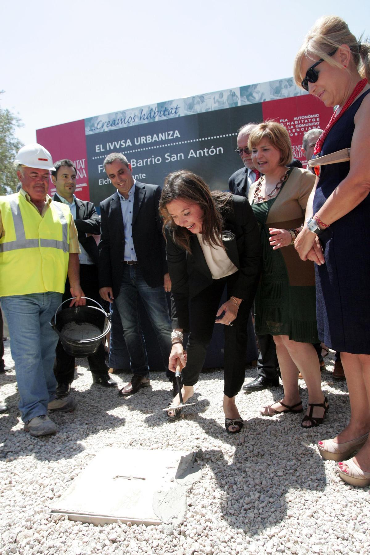 Primera piedra de la rehabilitación de San Antón a principios de julio de 2011 de la mano de la entonces alcaldesa popular Mercedes Alonso