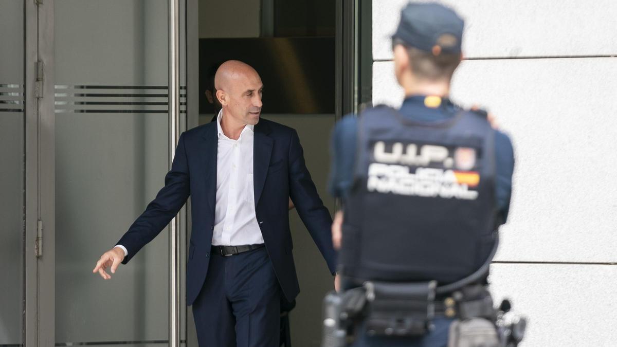 Luis Rubiales, a la salida de la Audiencia Nacional de Madrid en septiembre 2023.