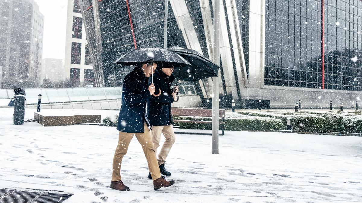 NIEVE LLUVIA MADRID | El temporal de lluvia y nieve en Madrid, en directo: Kristin no se va de la Comunidad, aunque se reduce su fuerza