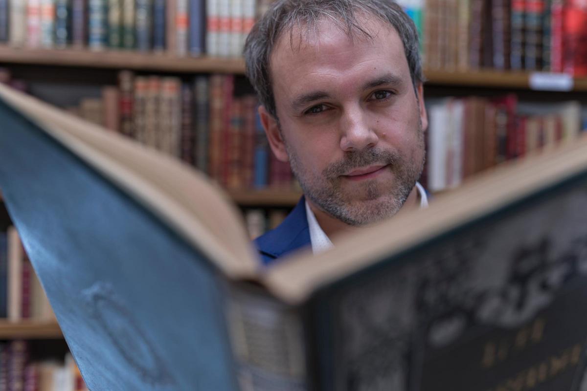 Luis Zueco es uno de los autores más leídos del país gracias a sus novelas históricas.