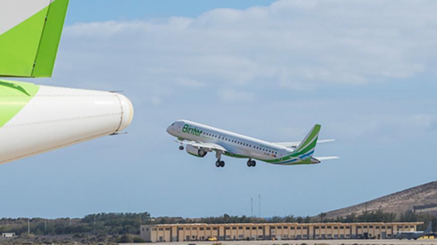 El aterrizaje del primer vuelo de Binter a Madrid, desde la vista de los pilotos