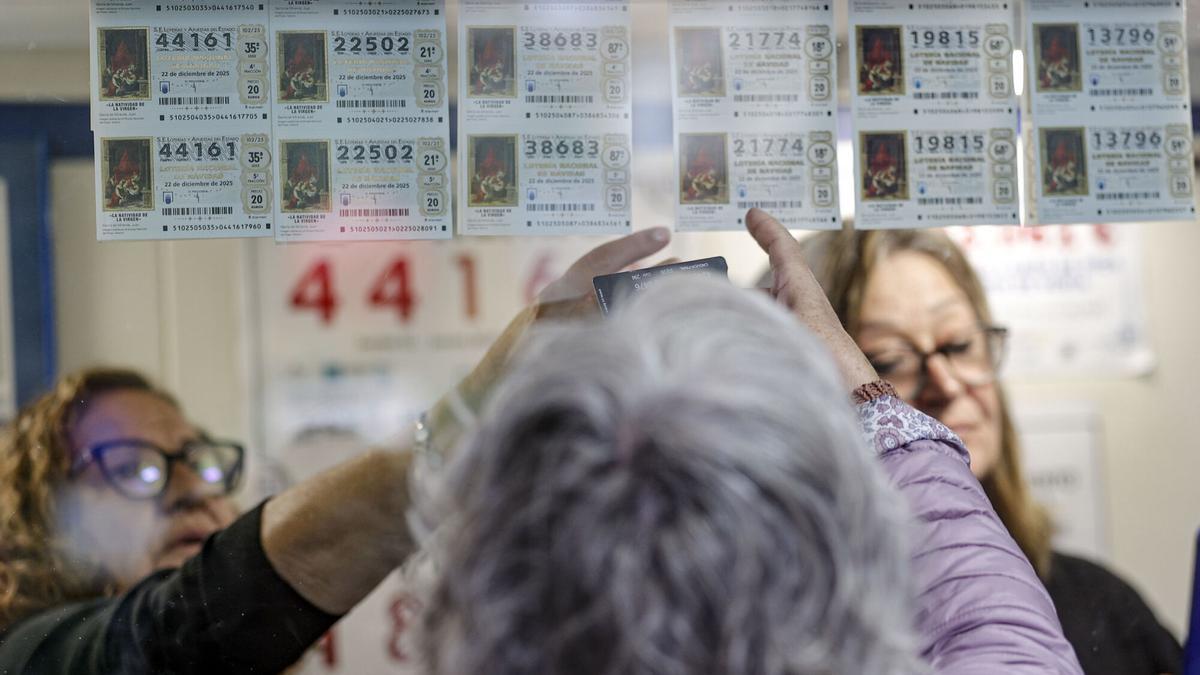 Los loteros tienen buenas expectativas en la venta de lotería del Sorteo del Gordo de Navidad a falta del empuje final
